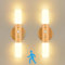 GuKKK Applique Murale Interieur 2Pcs, Lampe Murale LED Detecteur de Mouvement Sans Fil Pile, Interieur Applique Murale Bois, 360° Lampe de Chevet pour Chambre à Coucher avec Port de Charge USB (Bois)