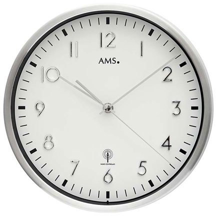 AMS - Funk - Wanduhr - Metallgehäuse aus gebürstetem Aluminium, weißes Zifferblatt, Mineralglas, Durchmesser 25 cm