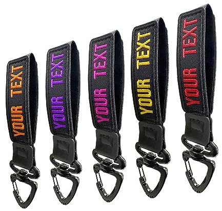 Brillian Personalisierte Schlüsselanhänger, benutzerdefinierte Stickerei Jeder Text Schlüsselanhänger Zubehör passend Geschenk Motorrad Auto Roller Gepäck Rucksack, Schwarz, 15.24x2.54cm