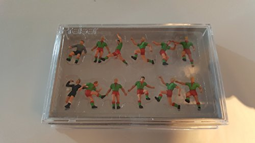 Preiser 10757 Soccer Team (11) & Referee Green/Red Exclusive Figure Set