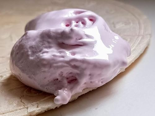 Pâte à tartiner à tartiner aux fraises et à la guimauve et colonnade spa, gaufres à la vanille