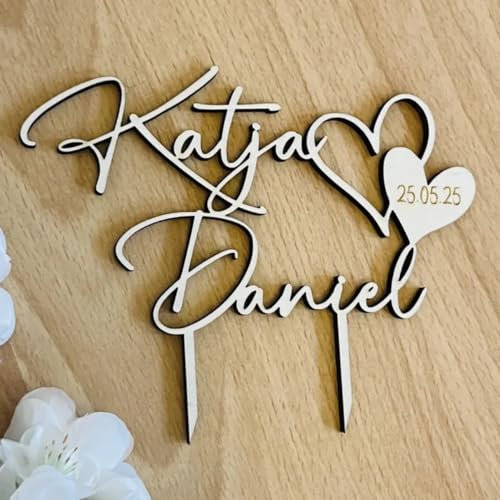 NoriKids Cake-Topper personalisiert & handgefertigt – Tortenstecker aus Holz – Tortendeko Hochzeit – mit euren Namen, Herz & Datum – individuelle Hochzeitsdeko – personalisierte Geschenke