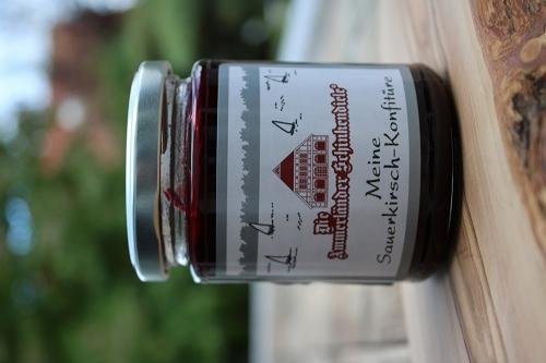 Sauerkirsch-Konfitüre im 250g Glas | Handgefertigte Delikatesse mit saftigen Sauerkirschen