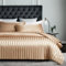 YASMENG Bettbezug, Satin, 240 x 260 cm, Beige / Gold, gestreift, glänzend, Deluxe, Bettwäsche, weich, seidig, für Doppelbett, Erwachsene, mit Reißverschluss, mit Kopfkissenbezügen, 65 x 65 cm