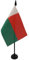 AZ FLAG - Drapeau De Table Madagascar - 15x10 cm - Mini Drapeau Malgache De Bureau 100% Polyester Avec Hampe De 25cm Et Socle En Plastique Noir
