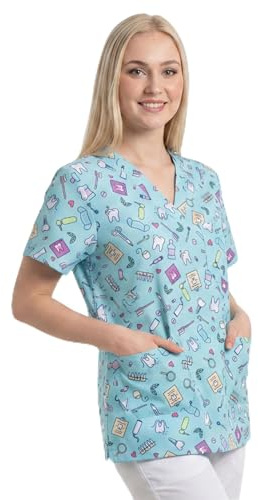 Nurse is Love Casaca Sanitaria Mujer - Casaca Mujer para Trabajo | Camiseta - Uniforme Enfermera | Pijama Enfermera. Diseños con Bolsillos Ideal para Salvabolsillos | Regalos