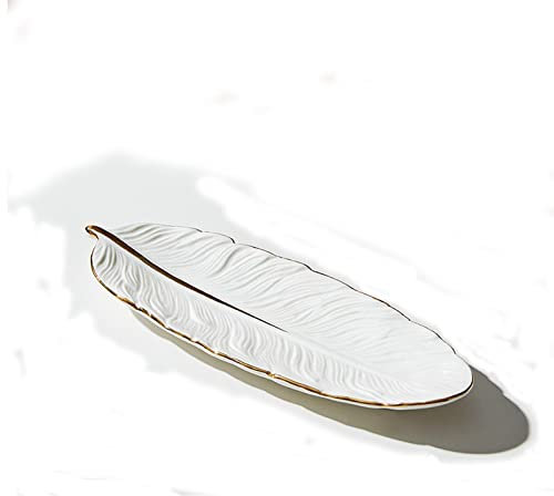 Placas de platos de vajilla Placa de desayuno personalizada, placa de postre en forma de pluma, pastel diseñado artísticamente, fruta, bocadillos for servir plato, color surtido. Restaurante de cena