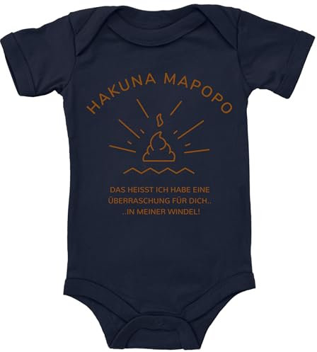 Blauer-Storch Baby Body in Dunkelblau Hakuna Mapopo! Ich habe eine Überraschung für dich in meiner Windel Lustiger Spruch zur Geburt für Kleinkind Kurzarm Bio Baumwolle