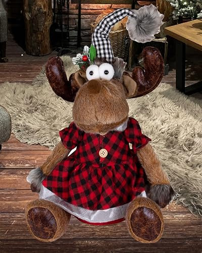 KAMACA Deko ELCH/Rentier aus Stoff mit knuffigem Outfit ausgefallene Dekoidee oder zum Verschenken zu Winter Weihnachten (Rentier MÄDCHEN sitzend rot schwarz kariert 45 cm)