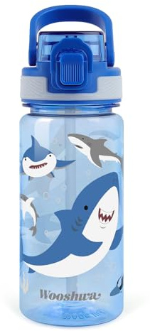 wooshwa Trinkflasche Kinder mit Strohhalm 480ml Auslaufsicher Sport Trinkflaschen Schule Wasserflasche Jungen Mädchen zum Wandern & Fitnessstudio mit Tragegriff BPA-frei - Hai