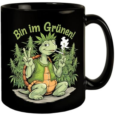 Bekiffte Schildkröte mit Joint Tasse - Bin im Grünen Humorvoller schwarzer Kaffeebecher mit Peace-Illustration und Cannabis Für entspannte Momente