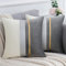 Samt Grau Kissenbezug Gold Streifen Minimalismus Stil Weicher Stoff Weiß und Grau Dekokissen für Jahreszeiten Warm Komfort Kissenhülle für Wohzimmer,Bett,Büro,Auto,Gartenm,50 * 50cm