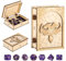 DND Würfelbox Holz mit 7 Lila Polyedrische Würfel, Erleichterung Zweiköpfiger Drache Design Würfel Boxen, Spieleabende D&D Zubehör, Fantasie Spiel Aufbewahrung Box, Geschenke für Tabletop Spieler