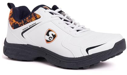 SG Savage Stud Cricket-Schuhe, entworfen, um Ihr Spiel auf neue Höhen zu heben, Kraft, Präzision und Komfort