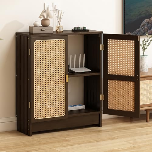 Router-Aufbewahrungsschrank mit Rattantüren, mehrschichtiger WLAN-Box-Schrank mit Belüftung für Zuhause und Büro, modernes Medienregal aus Bambus mit verstellbaren Einlegeböden Brown 70×25×70cm