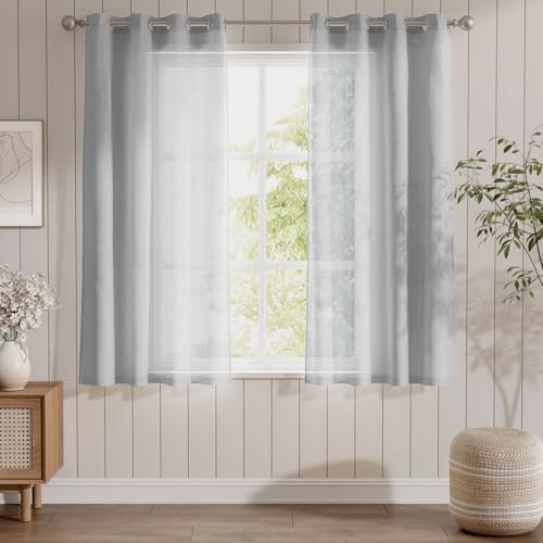 TOPICK Voile Vorhang Mit Ösen Kurz Sheer Vorhänge Transparent Gardine Gaze Paarig Ösenschals für Wohnzimmer Schlafzimmer Küche 145 x 140 cm (H x B) 2er Set