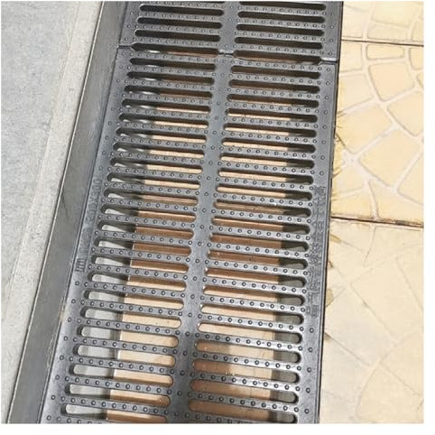 Canaleta de Drenaje Cubierta De Rejilla De Rejillas De Zanja De Drenaje Para Suelo De Hormigón/lodo, Placa Antideslizante De Sistemas De Rejillas De Alcantarillado Para Garaje/cocina ( Size : 50X20X2C