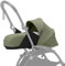 Stokke YOYO 0+ Neugeborenen Set, Olive - Inklusive Matratze, ausziehbarem Verdeck und Fünfpunktgurt - Erfordert YOYO-Rahmen (separat erhältlich)