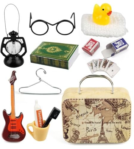 Cadimus 13Pcs Miniatur Wichtel Zubehör,Miniatur Koffer,DIY Wichtel Reise Accesorios,Mini Puppenhaus Zubehör zu Weihnachten,Enthält Zahnbürste, Zahnpastamodell, Bücher, Brille, Kleiderbügel, Gitarre