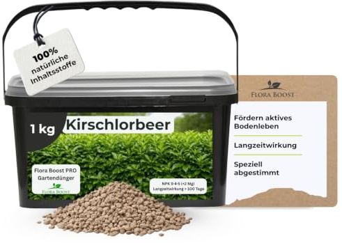 Flora Boost PRO Kirschlorbeer Dünger mit Langzeitwirkung, 1KG Flüssigdünger | Langzeitdünger NPK 9-4-5 für Kirschlorbeer, Buchsbaum & Liguster
