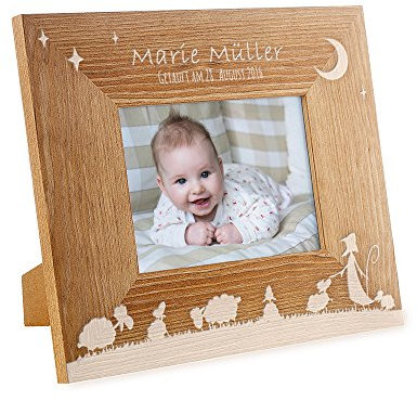 Casa Vivente Bilderrahmen mit Gravur zur Taufe, Motiv Schäfchen, Personalisiert mit Namen und Datum, Fotorahmen aus Holz, Taufgeschenk