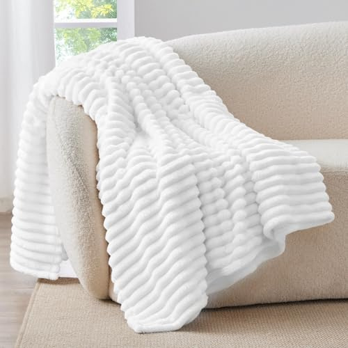 BEDELITE Kuscheldecke Flauschig Decke 150x200 - weiche XL Flanell Decken reines Weiß für Couch, Deko Streifen Cord Fleecedecke als Couch Überwurf für Wohnzimmer, Twin Blanket Wide Use