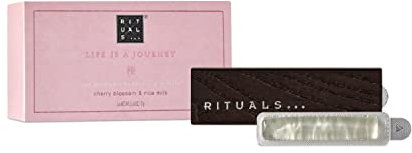 RITUALS Auto Parfüm Sakura Car Air Freshener – Auto Duft mit Kirschblüten und Reismilch Aroma – Auto Lufterfrischer mit eleganter Holzhalterung – 6 g