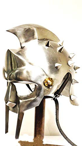 Helm mit Auskleidung und Kinnriemen