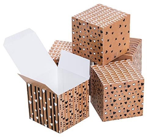 Logbuch-Verlag 10 kleine Schachteln quadratisch braun schwarz weiß Herzen 7 x 7 cm Geschenke Verpackung Give-Away Box zum Befüllen für Gäste