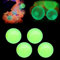 Glorbs Bälle, 4 Pack leuchtet in der dunklen Decke Bälle, super weich klebrig leuchtet Bälle, Bounce Back Bunte Fluoreszierende Fidget Spielzeug, Sensorik Spielzeug Jumping Stress Relief Bälle