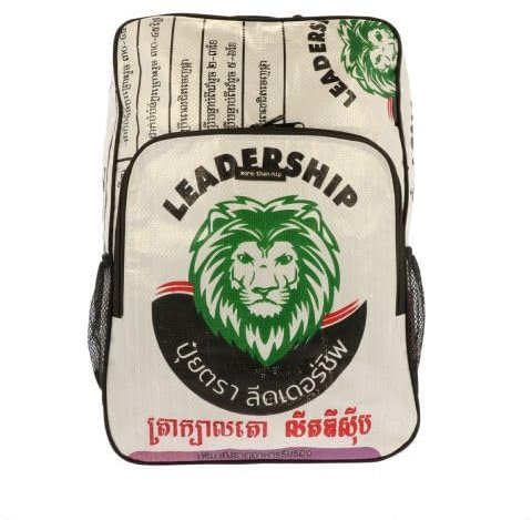 More Than Hip - Laptop-Rucksack 15,6-Zoll aus recycelten Zementsäcken – Wasserbeständig, leicht & geräumig mit Laptopfach – Nachhaltig & Fair produziert - Trong Löwe-30 x 40 x 12 cm