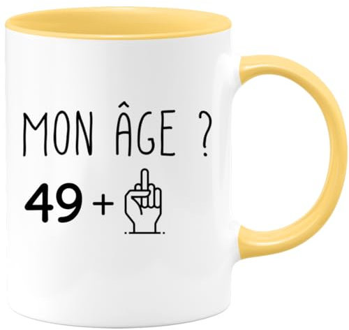 quotedazur - Mug Personnalisé Humour Anniversaire 50 Ans Mon Âge Doigt Honneur - Cadeau Noël Original Cinquantenaire Tasse 1975 Homme Femme - Jaune/Céramique