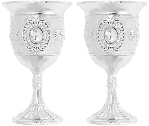 HOMSFOU Kelch Kelch Vintage Weinkelch geprägte Gravur Weingläser Mittelalter Gothic Schnapsglas buddhistisch Offering Cup Weihwasserbecher Silber 2 Stück