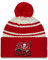 New Era Tampa Bay Buccaneers NFL 2022 Sideline Sport Knit Chrome White Red Beanie - One-Size