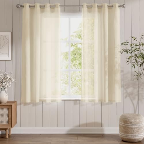 TOPICK Voile Vorhang Mit Ösen Kurz Sheer Vorhänge Transparent Gardine Gaze Paarig Ösenschals für Wohnzimmer Schlafzimmer Küche 145 cm x 140 cm(HxB) 2er - Set Hell Beige