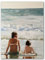 James Coates - Mutter und Tochter am Strand Kunstdruck Poster Wandkunst 40,6 x 30,5 cm (A3)