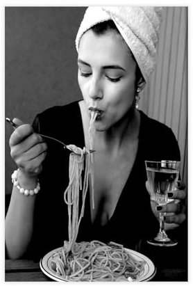 MAHWER Leinwand-Poster, Motiv: Frau, die Spaghetti isst und Wein trinkt, Wandkunst, Dekordruck, Bild, Gemälde für Wohnzimmer, Schlafzimmer, Dekoration, ungerahmt, 30 x 45 cm