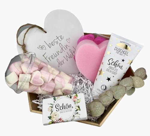 Geschenk für beste Freundin - Duschgel inkl. Duschschwamm in Herzform - Wunderkerze in Herzform - Holzherz mit hochwertiger Gravur - kleine Schoki - Marshmallows - inkl. Geschenkverpackung