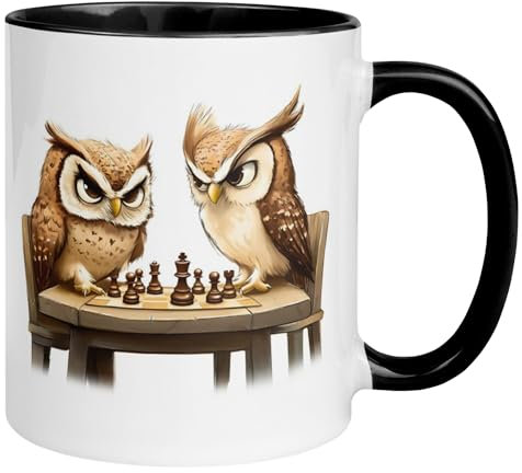 Tasse Eule | Zwei Eulen spielen Schach | Lustige Eulen Tasse mit Motiv | Geschenk für Eulenliebhaber und Schach Spieler | Becher für Schachfans