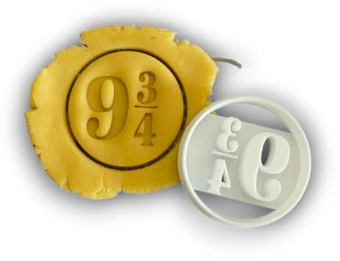 ELACE Moule Biscuit Emporte Pièce 9 3/4 Dessin Animé Emporte Pièces en Plastique Decoupoir Patisserie Emporte Pièce en Forme Enfants pour Décoration de Biscuits (dim 6.5x1.5cm)