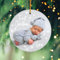 Geschenke.de Acryl-Anhänger First Christmas Foto & Name – Idee als Weihnachtsbaumschmuck – Mit Band zum Aufhängen & Organzabeutel – Geschenkidee zu Weihnachten – Geschenk für Großeltern - ⌀ 9cm