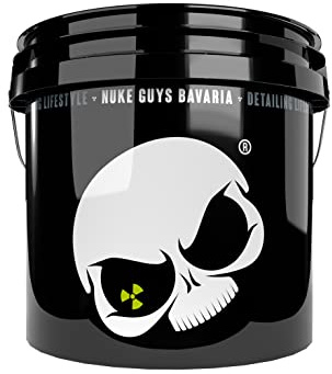 Nuke Guys Car Wash Bucket White Skull Edition - Auto Wascheimer mit 3,5 US Gallonen (ca. 13 Liter) - Autowascheimer für die schonende Autowäsche/Motorradwäsche