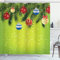 ABAKUHAUS Weihnachten Duschvorhang, Hängende Verzierungen, Stoffliches Gewebe Badezimmerdekorationsset mit Haken, 175 x 200 cm, Lindgrün Rot