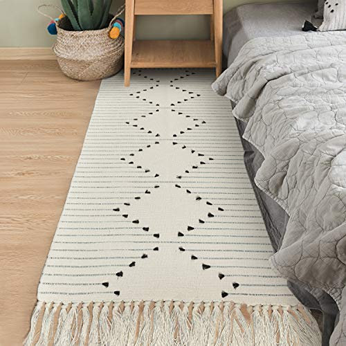 Yugarlibi Woven Cotton Area Rug 60x130cm, Bohemian Small White Runner Rug Carpet with Tassels, Indian Washable Hand Woven Rug for Bedroom Kitchen Bathroom 24x51 Inches
