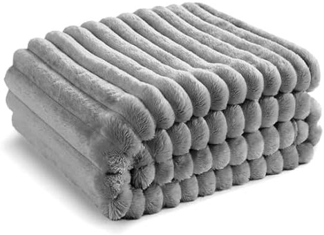 FEBE Kuscheldecke Dunkelgrau 160x200 cm Flauschig Tagesdecke Fleecedecke Flanell Decke Sofadecke Für Couch Wohndecke Wendedecke als Sofaüberwurf oder Wohnzimmerdecke