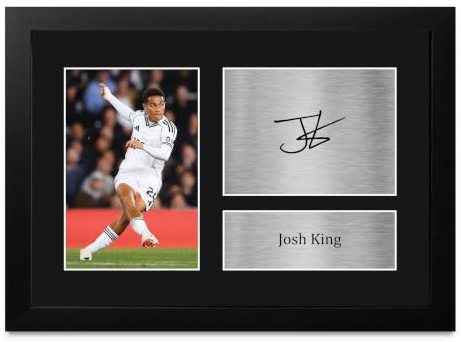 HWC Trading Josh King Fulham Geschenke Gedrucktes Signiertes Autogramm Foto für Fußball Anhänger and Fans - A4 Gerahmt
