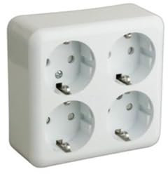 Base schuko de Superficie con 4 Tomas, Ideal para conectar múltiples Dispositivos eléctricos en hogares y oficinas.