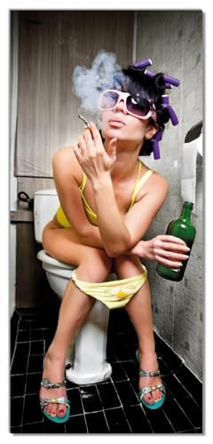 Türtapete Türposter Kloparty - Sexy Frau auf Toilette Zigarette & Schnapsflasche - farbig - Größe 93 x 205 cm - Türaufkleber mit Kleister