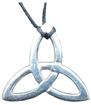 William Sturt Triquetra Anh�nger � Keltische Halskette, handgefertigt aus feinem Zinn, mit verstellbarer gewachster Schnur, Geschenk f�r Wikinger- & Kelten-Fans
