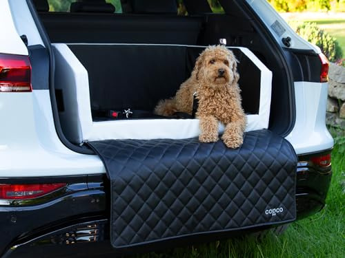 CopcoPet - Travel Bed Hundebett für Kofferraum 100x90x38cm Kunstleder - Kofferraumschutz Hund wasserabweisend & Kratzfest - Anschnallsystem & Schutzdecke - Reisebett Hund Weiß/Schwarz